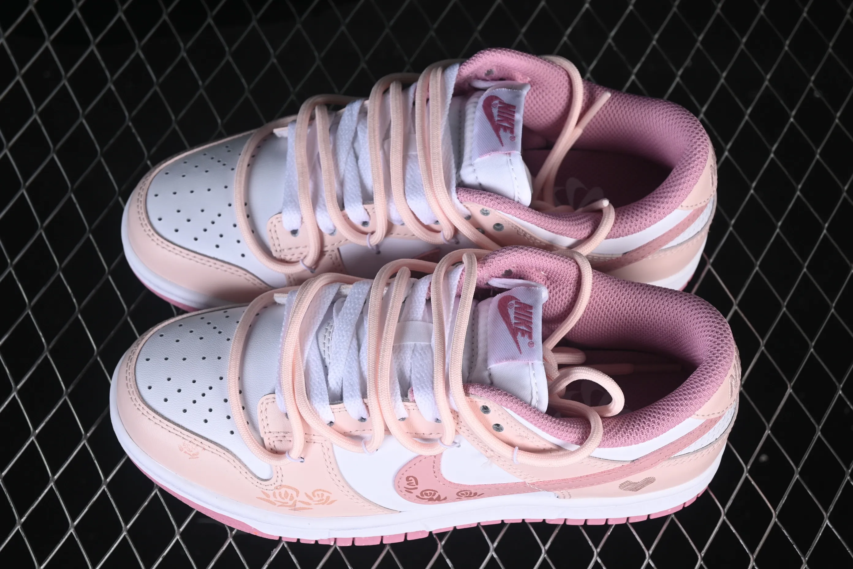 All categories Nk SB Dunk Series Nk SB Dunk Low High-end customized low-top sneakers Nike SB Dunk Low strap customization low-top casual sneakers DD1873-112